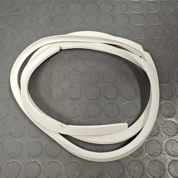 PROFILATO BIANCO TRA BAULETTO E SCUDO PX PE