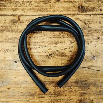 PROFILO SCUDO NERO GOMMA PER TUTTI MODELLI VESPA