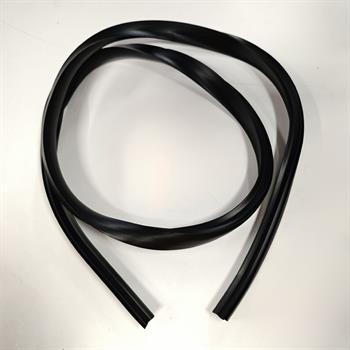 PROFILATO NERO TRA BAULETTO E SCUDO PX PE