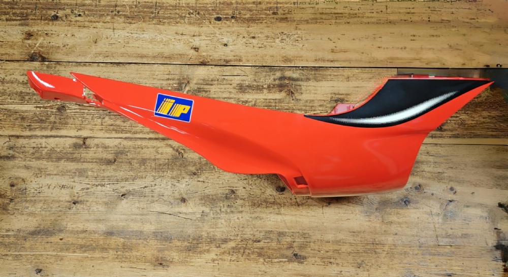 SOTTOPIANALE V.ROSSO FLUO